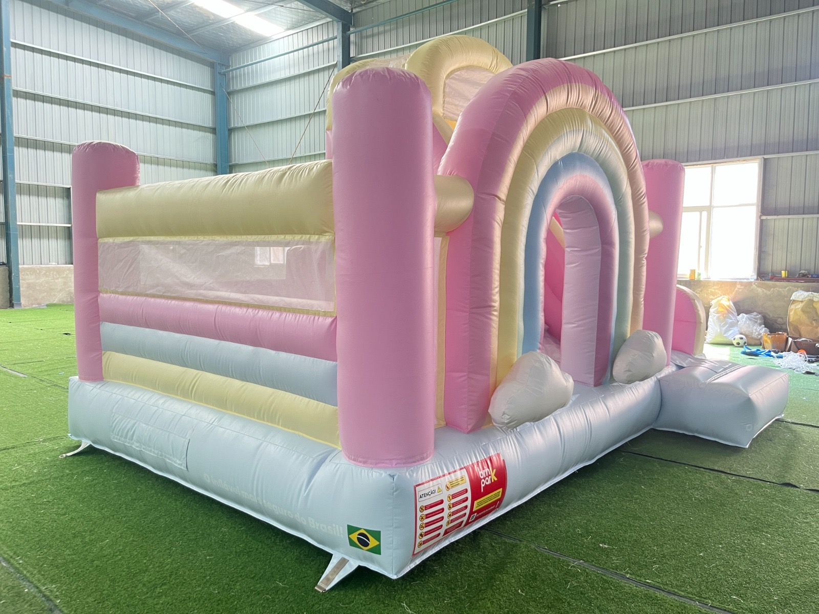 Pula Pula com escorrega — BrinkPark Super Brinquedos