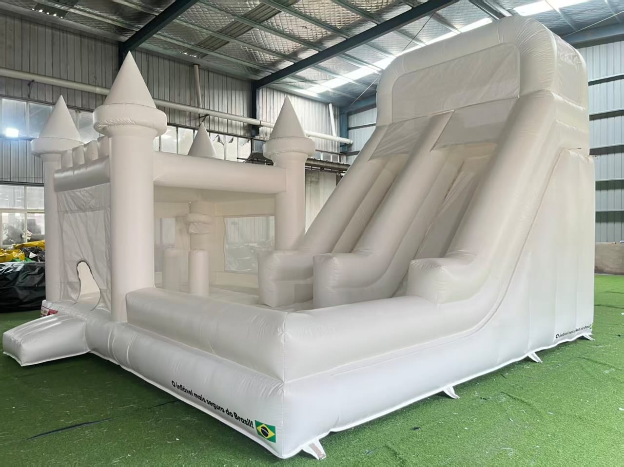 Castelo Bubble - (pula pula com escorrega) — BrinkPark Super Brinquedos
